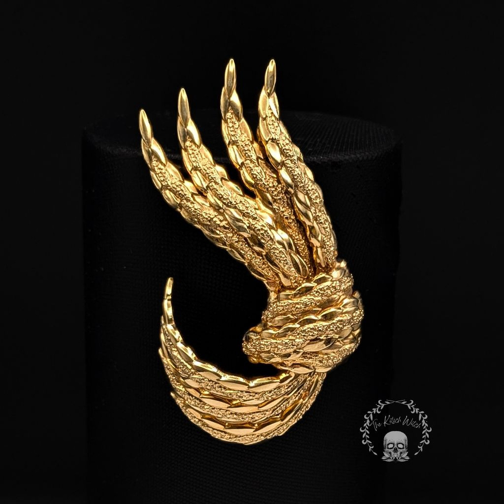 Vintage Wheat Bundle Brooch in Gold Tone - unsigned beauty